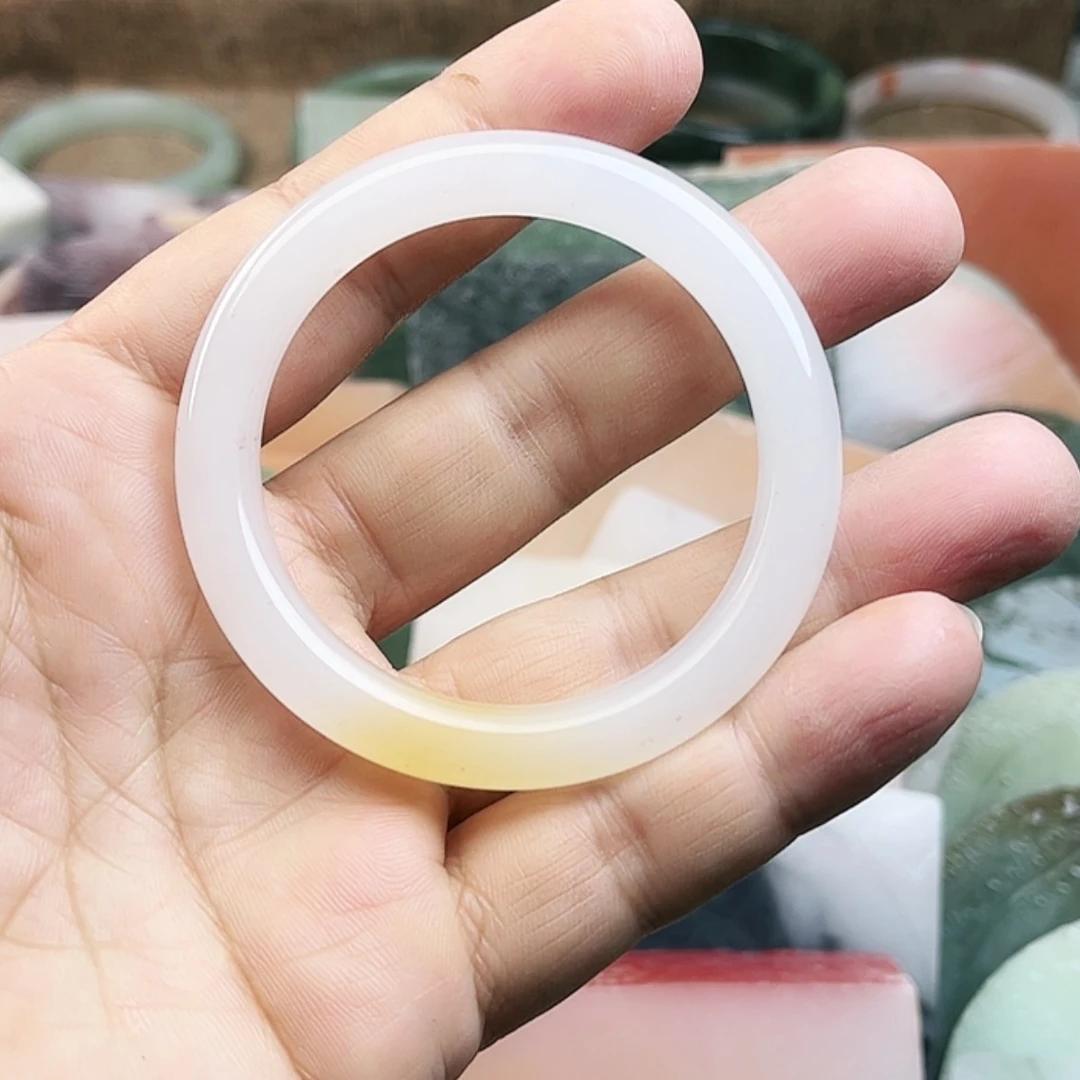 【闪购商品】石英质玉手镯未镶嵌大*✨手镯
