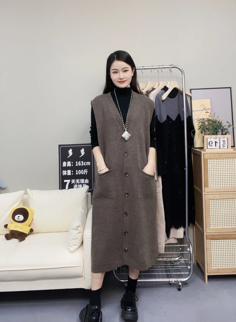 梦熙秋冬季新款宽松连衣裙针织百搭无袖双口袋气质显瘦背心裙706