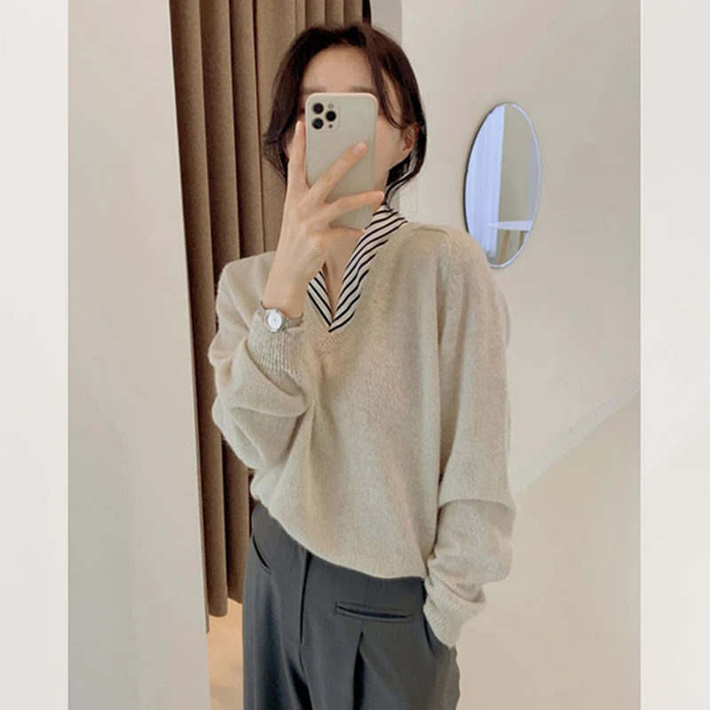 2024年秋冬女装新款韩版拼接v领针织衫加厚打底上衣时尚套头毛衣