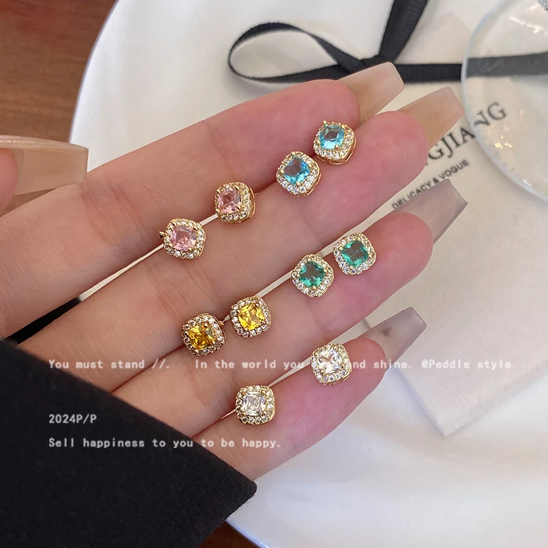 合金耳饰 太闪了！超闪方形锆锆耳钉女新款轻奢高级感气质耳环耳饰