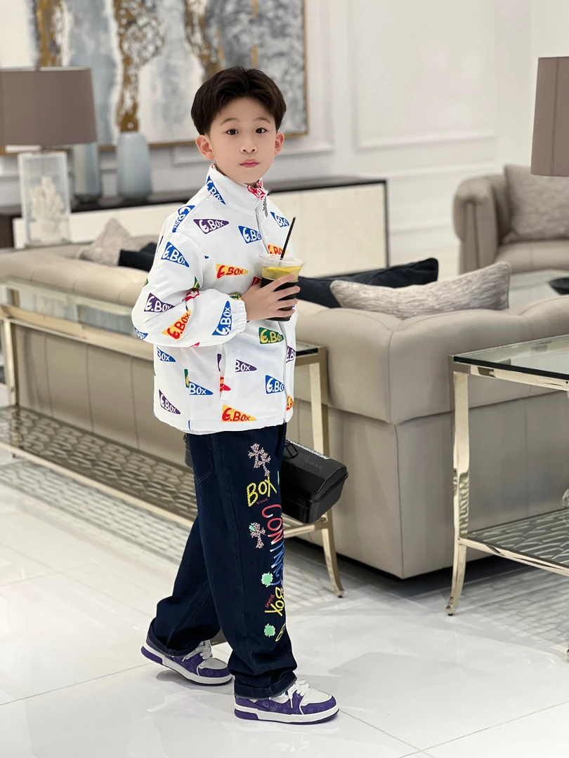 -潮牌童装定制“彩虹”儿童限量款冬季棉服38008