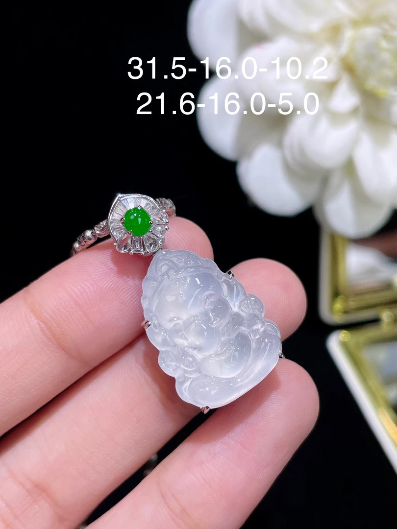 工厂批发18k金南非钻镶嵌天然缅甸翡翠冰种高冰白象吊坠