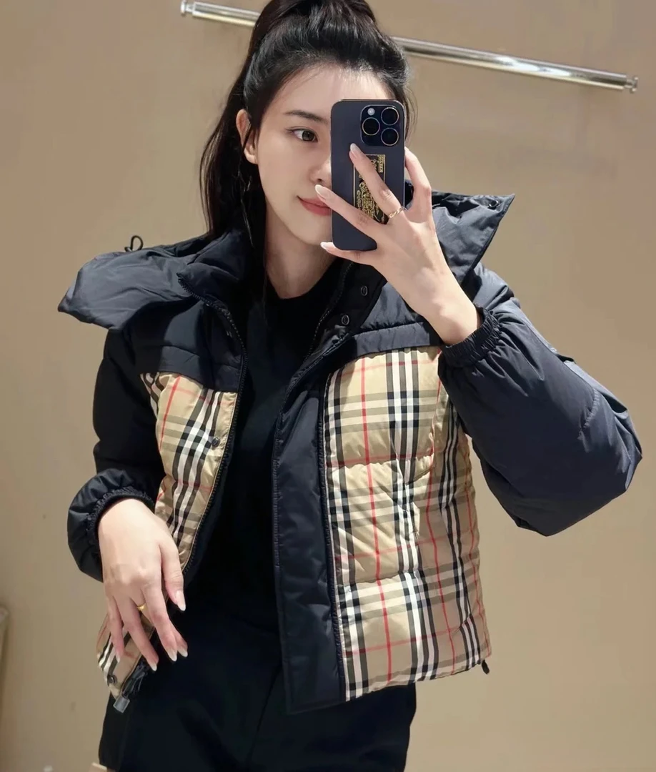 全新未使用 Burberry巴宝莉 格纹拼接黑色双面羽绒服 女款