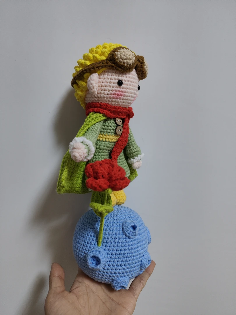 纯手工钩织玫瑰王子玩偶