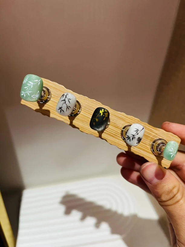 上春山手工穿戴甲 国风手绘美甲