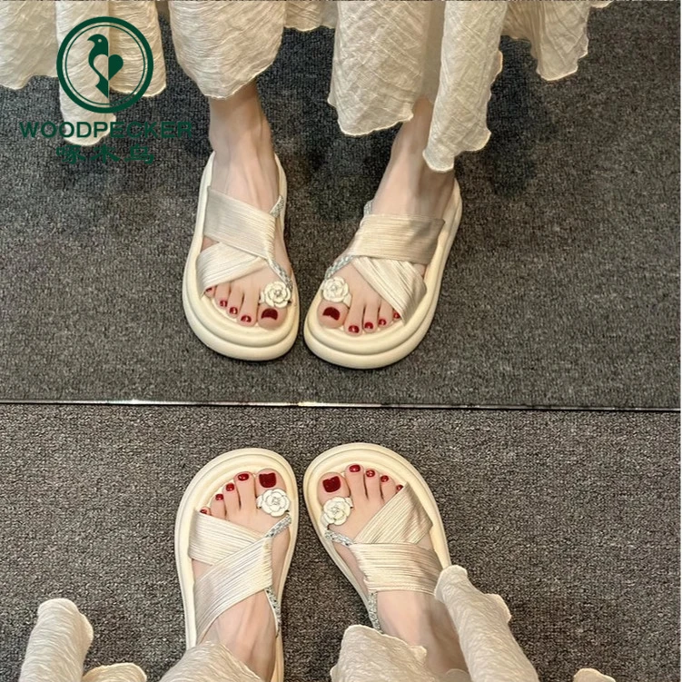 啄木鸟拖鞋女外穿夏季2024新款法式山茶花厚底凉拖鞋软底沙滩鞋女