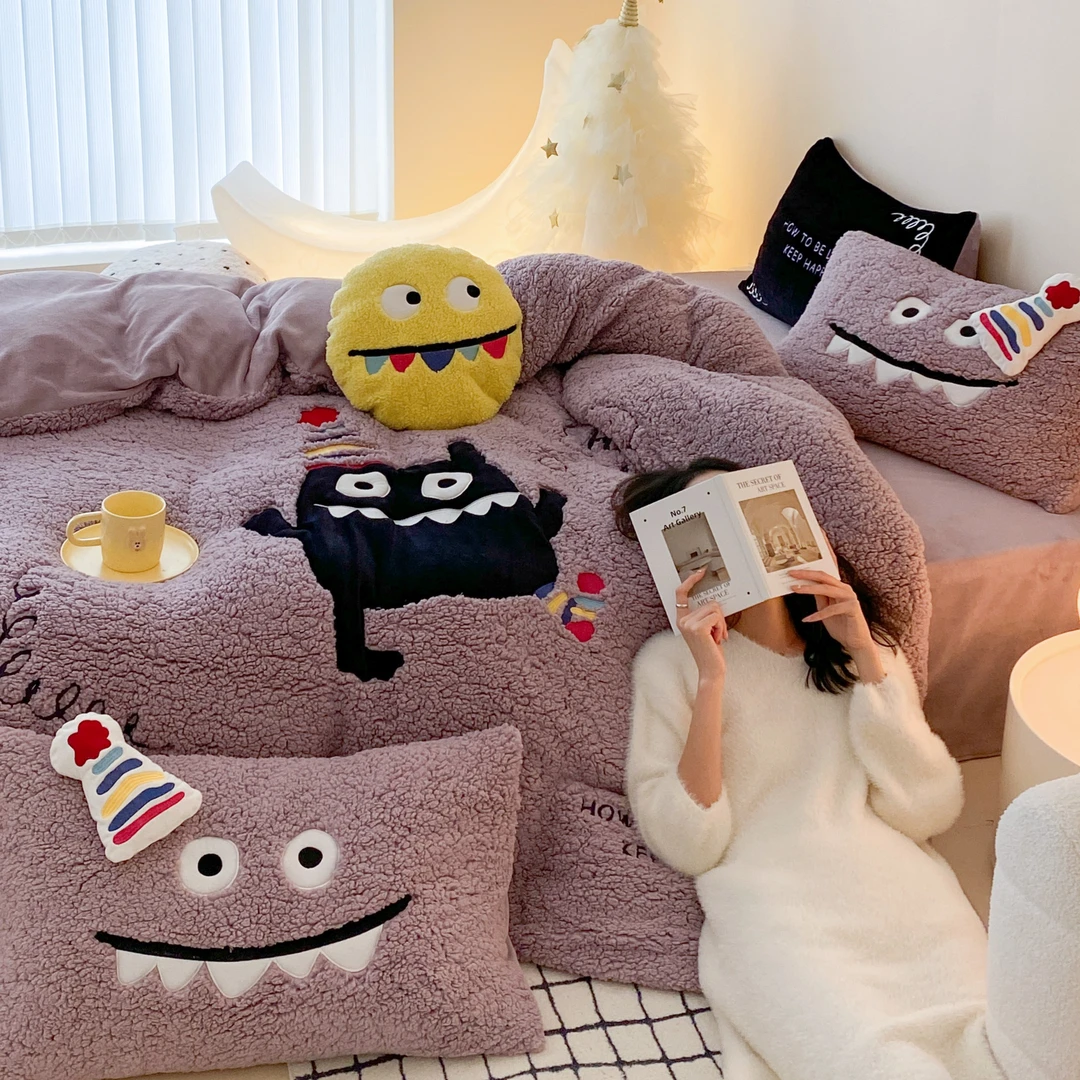 小玲子 彩虹小怪兽 高克重牛奶绒  可爱 抗静电 三件套四件套