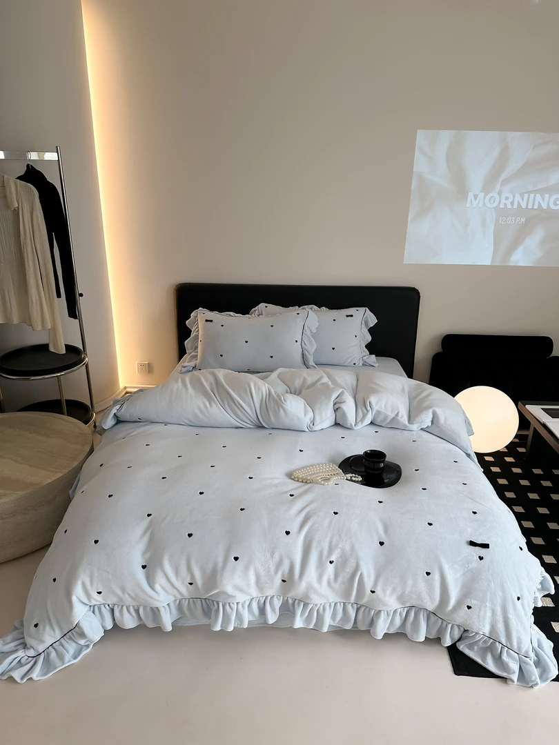 小玲子 舒芙蕾系列 高克重牛奶绒 超柔工艺 亲肤 抗静电 套件