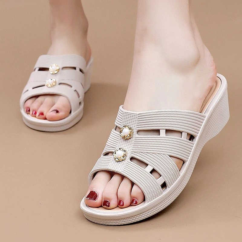 拖鞋女网红款凉拖防滑厚底外穿居家浴室专用夏季新款爆款拖鞋百搭