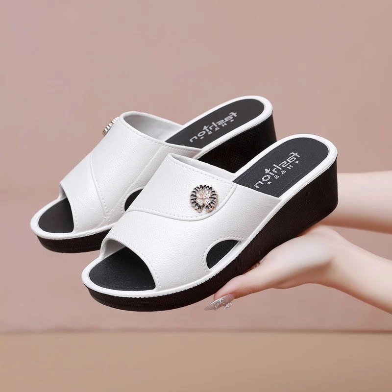 女士新款拖鞋夏季爆款防滑厚底凉拖外穿居家浴室专用网红拖鞋百搭