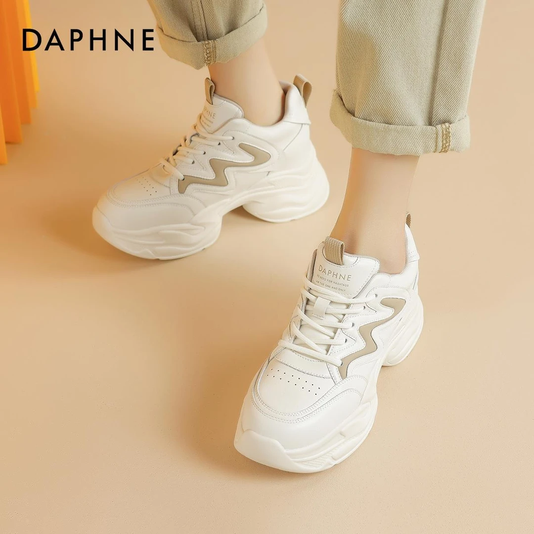 达芙妮内增高女鞋爆款运动鞋女款2025新款夏季白色厚底秀气老爹鞋