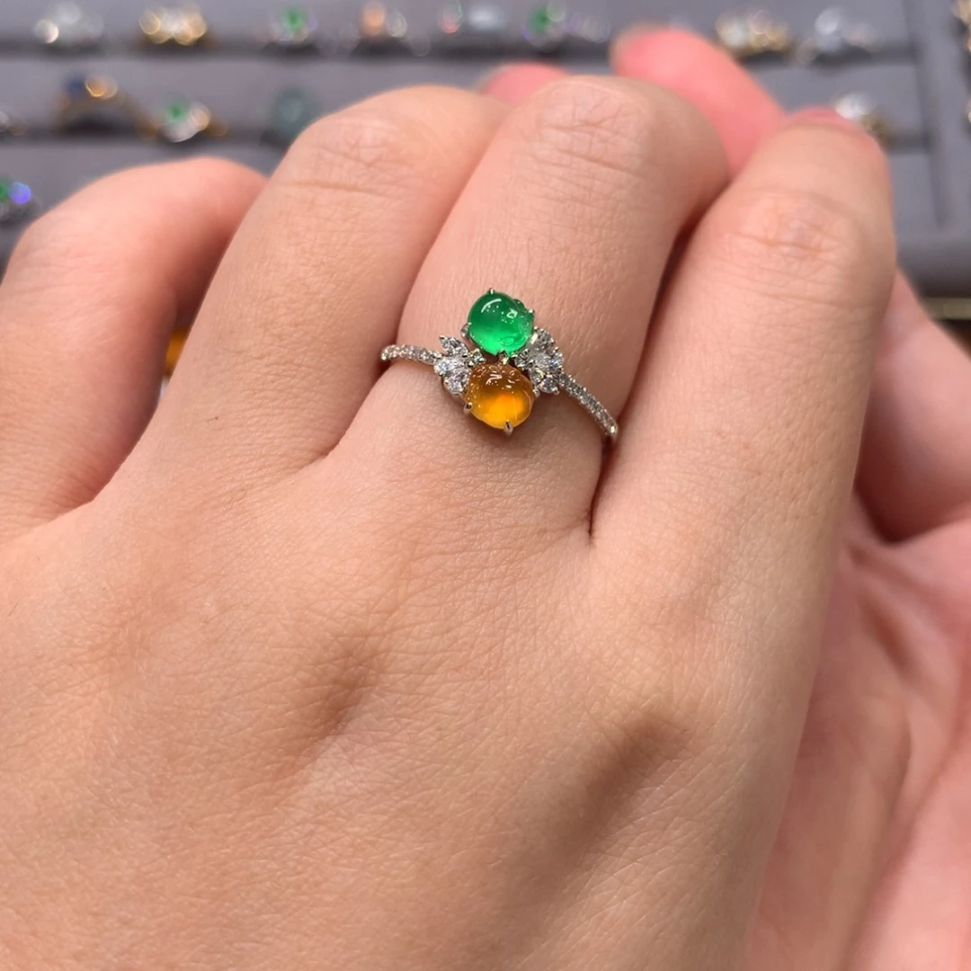 翡翠戒指18K金镶嵌戒指