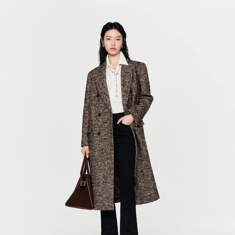 HPLY/荷比俪冬新款人字纹复古气质修身大衣HDD42500206