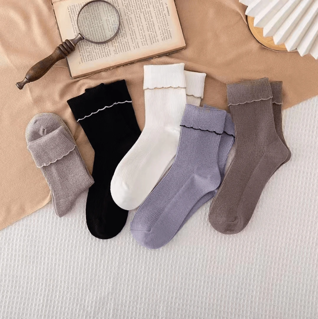 高端花边中筒袜