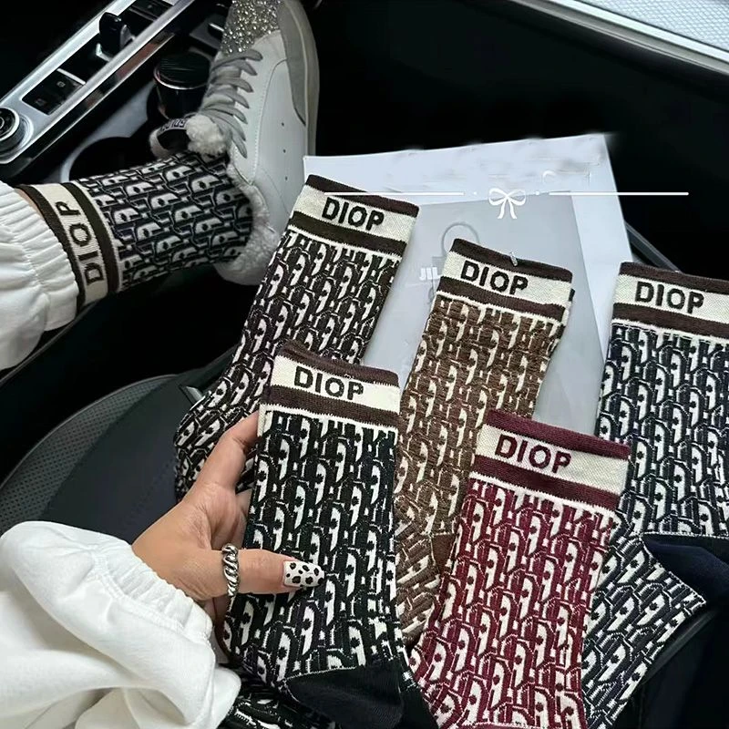 秋冬新款袜子女中筒ins潮欧货老花安可拉红高筒双路字母网红外穿