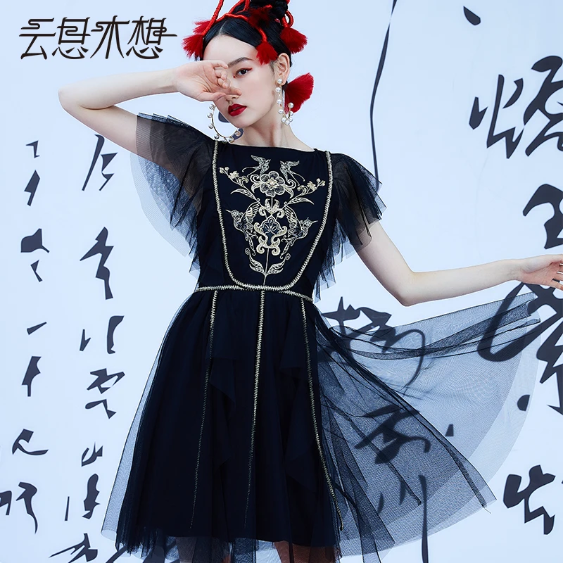 云思木想2023夏季新款原创重工绣花网纱气质连衣裙10611