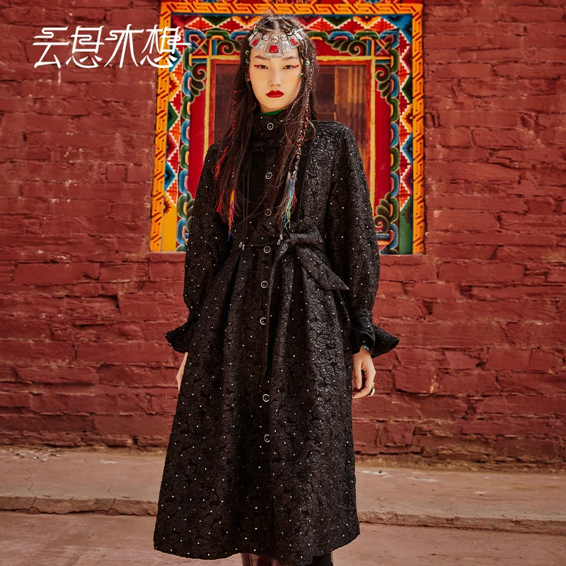 云思木想摩登中国风秋冬领口盘扣肌理时尚女装外套连衣裙89984