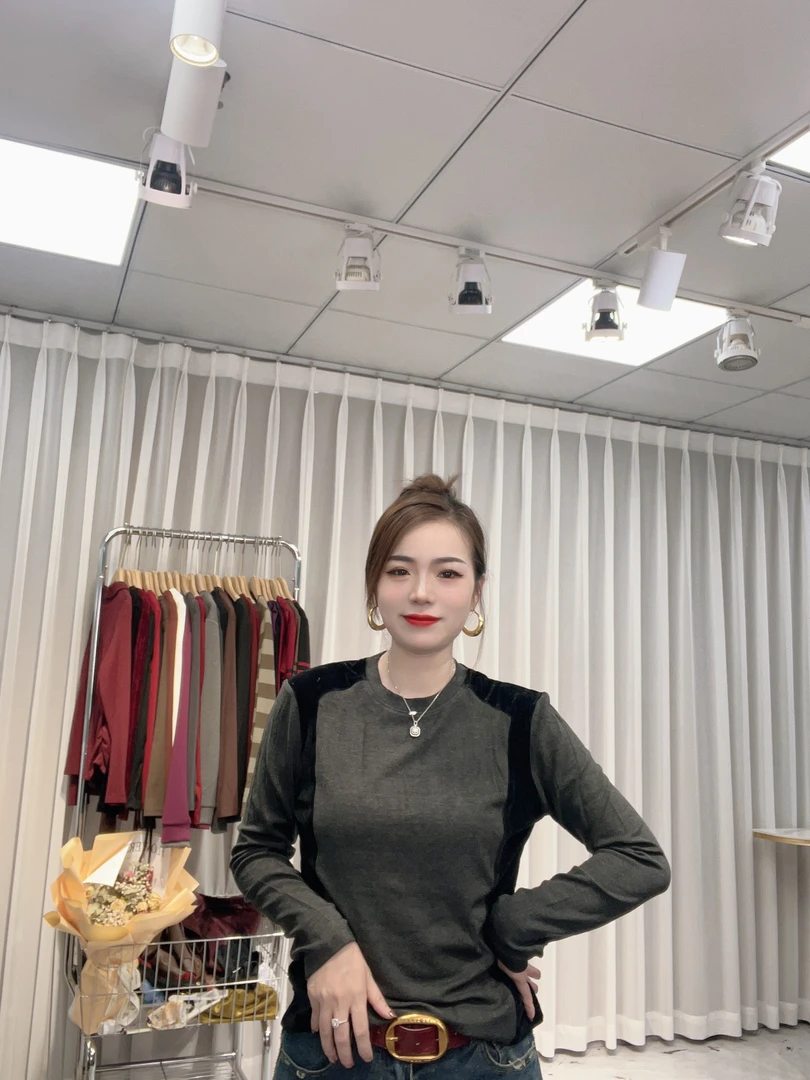 大美小美 微胖MM秋冬丝绒修身上衣