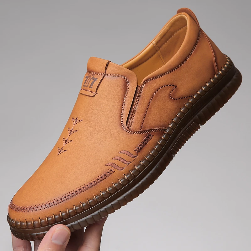皮鞋男白色休闲鞋秋冬新款商务男鞋透气软皮牛筋底爸爸豆豆鞋
