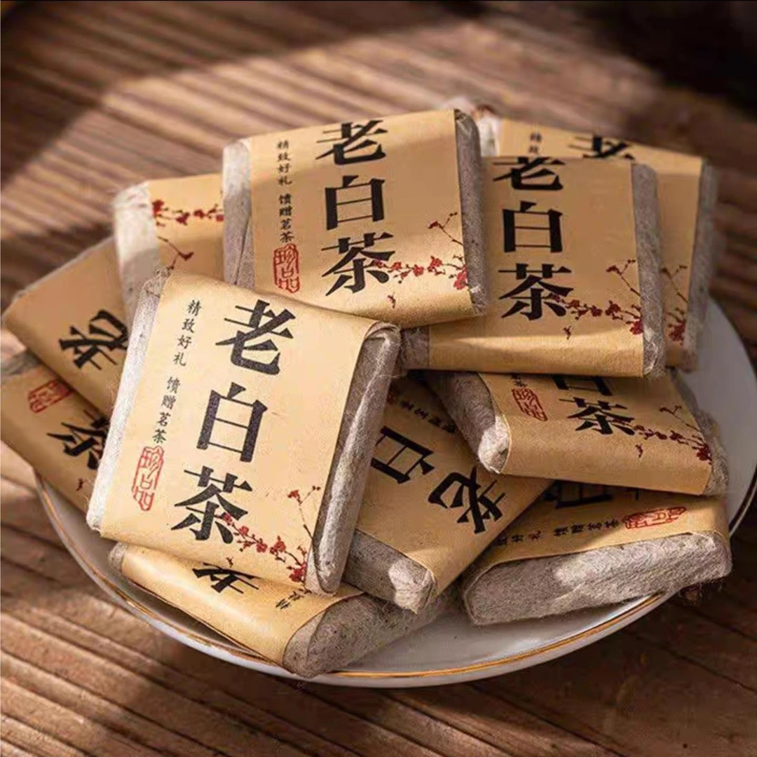 高山陈年茶叶福鼎老白茶寿眉2013头采春茶饼干枣香便携小方片简装