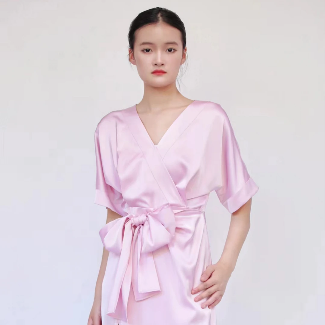 时尚V领高开叉腰部蝴蝶结设计感连衣裙