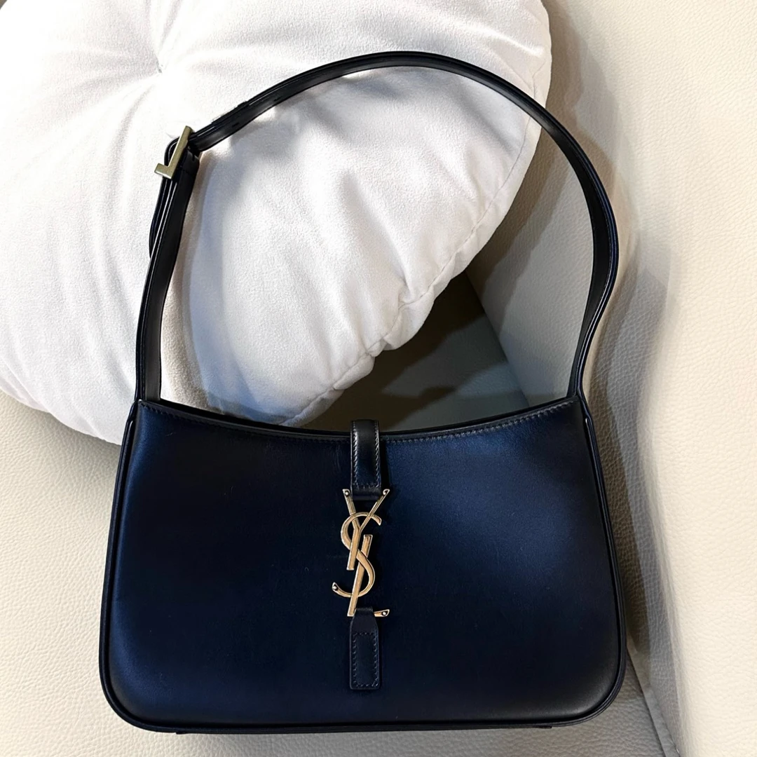 99新 YSL/圣罗兰 黑色金扣 hobo 时尚经典百搭气质腋下包