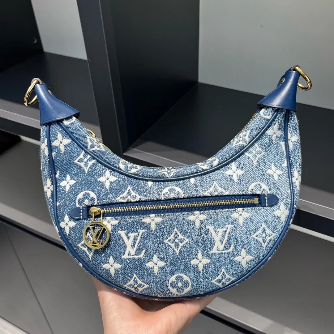 99新 LouisVuitton/路易威登 丹宁豌豆月亮包 芯片款 时尚单肩包