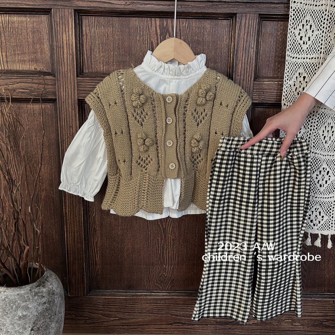 韩版童装2024新款女童秋款毛衣马甲立领娃娃衬衫格B414