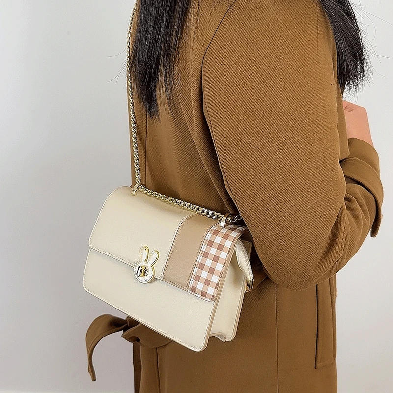 2024新款甜美风链条扣式可爱兔子百搭时尚腋下斜挎高级感轻奢女包