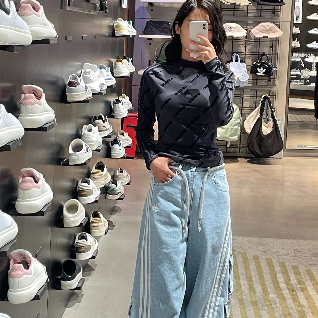 Adidas三叶草新款时尚潮流休闲百搭满印logo长袖上衣JE8355