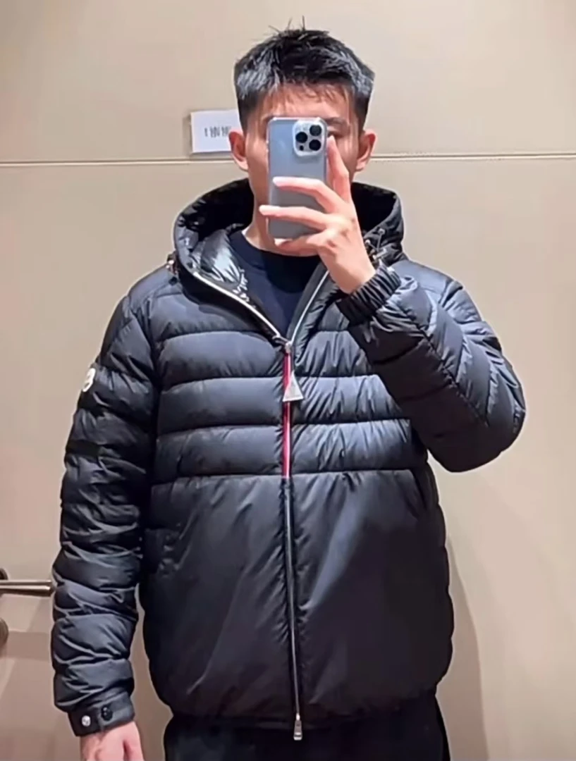 全新未使用 MONCLER GLAREY 拉链条纹 胸口拼接 羽绒服 1A00070