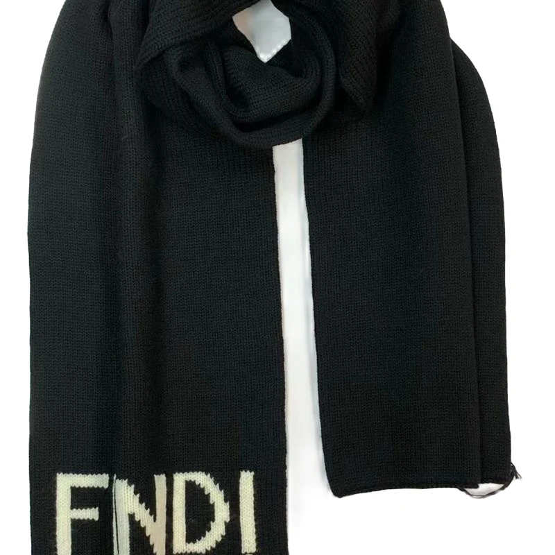 全新未使用 FENDI/芬迪 秋冬同名字母印花保暖时尚围巾 FXS124