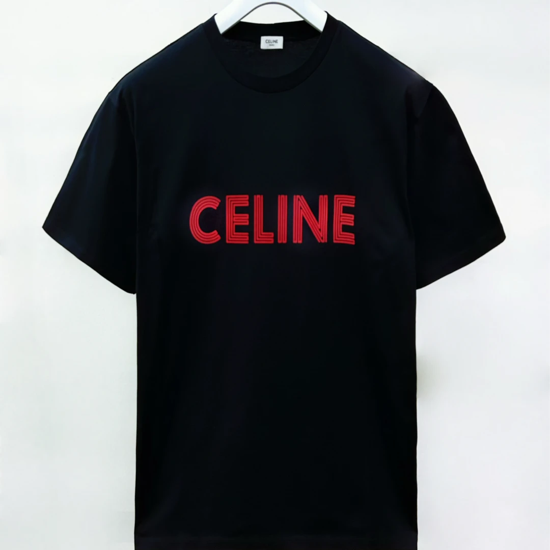 全新未使用 Celine/思琳 M 春夏 胸前红色线条字母黑色短T 2X51I