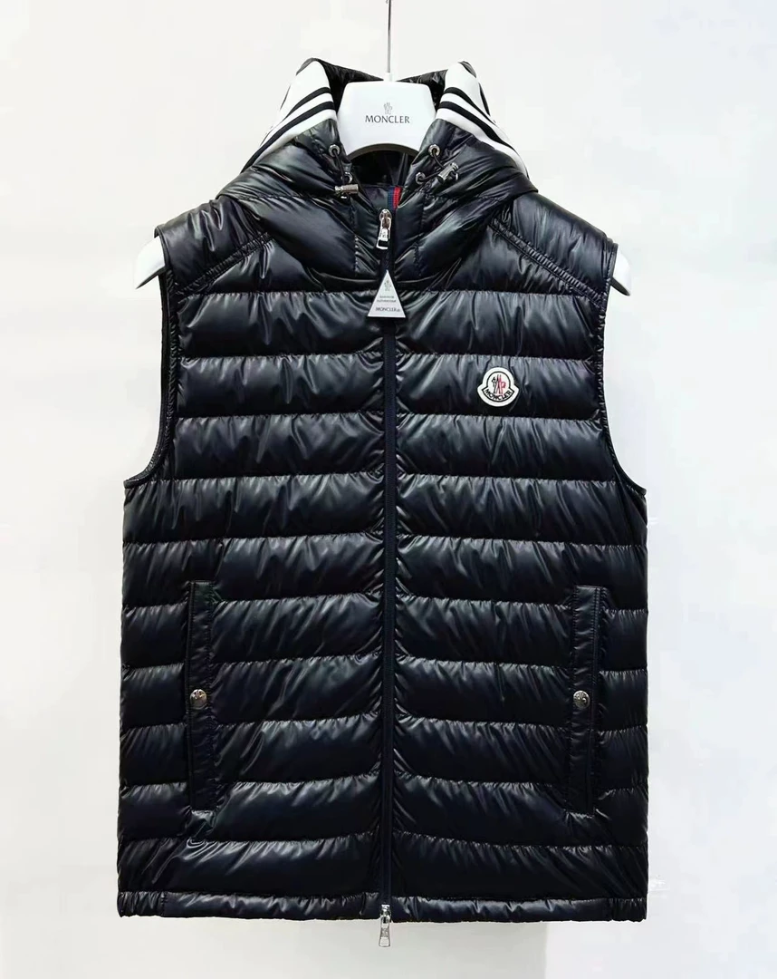 全新未使用 MONCLER 24春夏 CLAI 帽领字母羽绒马甲 1A00057