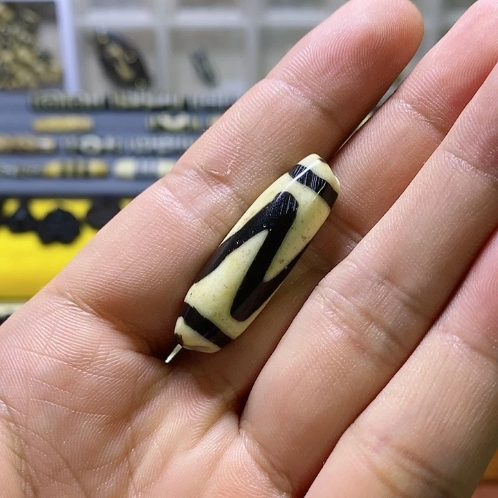 树脂制品老料珠牙图腾老料珠