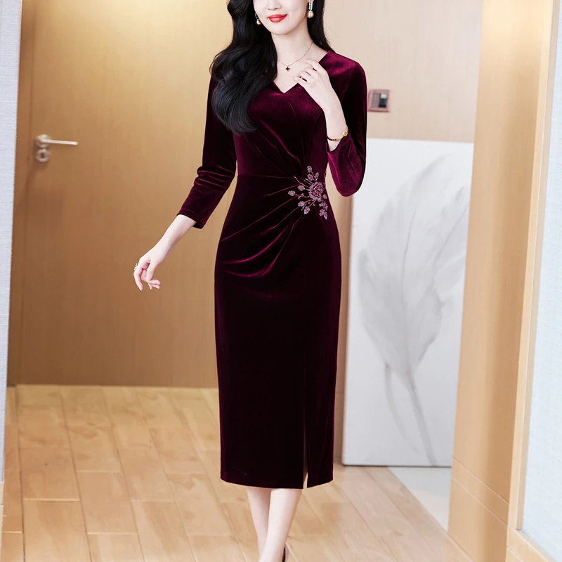 酒红金丝绒晚礼服连衣裙女2025秋冬新款V领中长款收腰新娘敬酒服