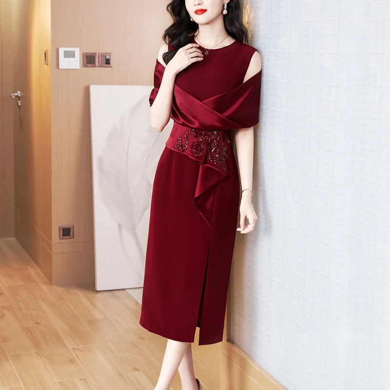 酒红色三醋酸晚礼服连衣裙女2025春夏新款高级感喜婆婆妈妈婚宴装