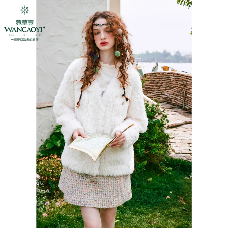 【黄蓉推荐】菀草壹2024冬季新款长袖短款毛绒冬短外套W16631351