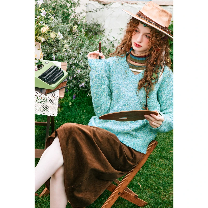 【黄蓉推荐】菀壹2024冬季新款显瘦针织V领上衣G45211351