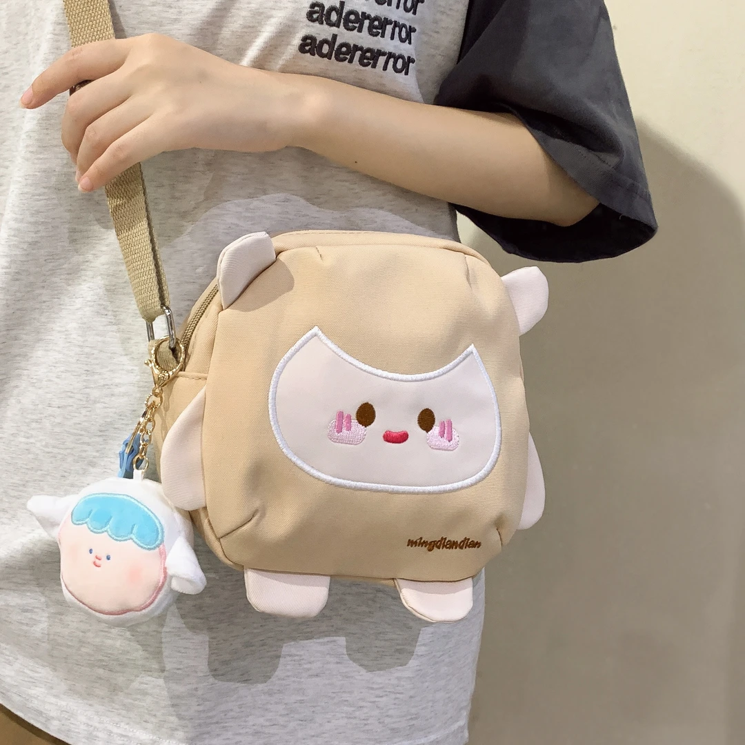 可爱小羊包包女2024新款夏百搭日系ins单肩手机包少女卡通斜挎包