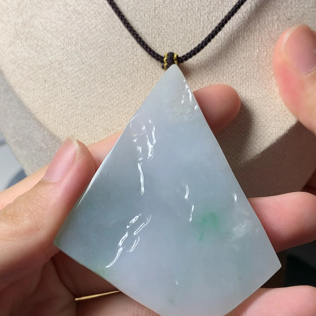 翡翠颈饰未镶嵌吊坠