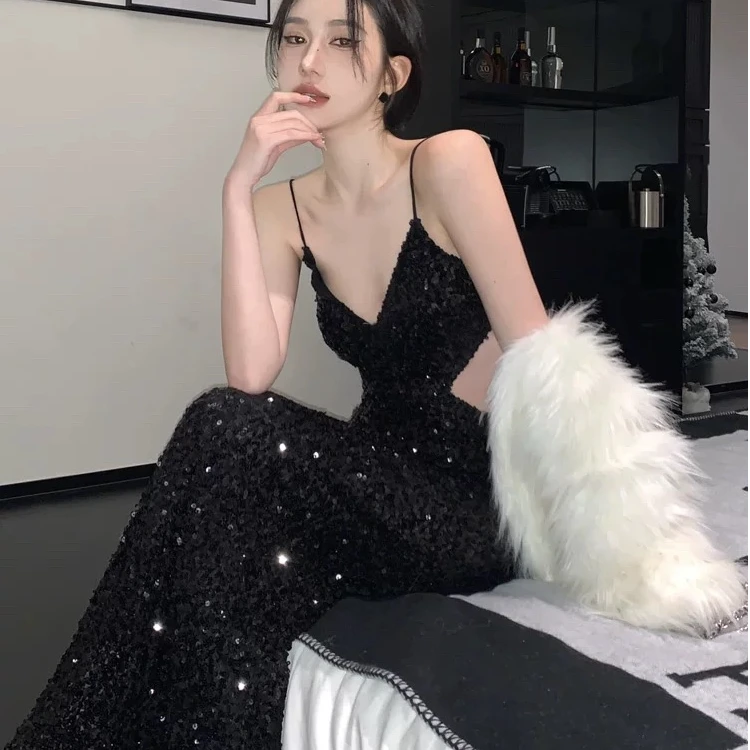 法式性感亮片吊带连衣裙女春秋季高冷御姐风高级感辣妹晚礼服裙子