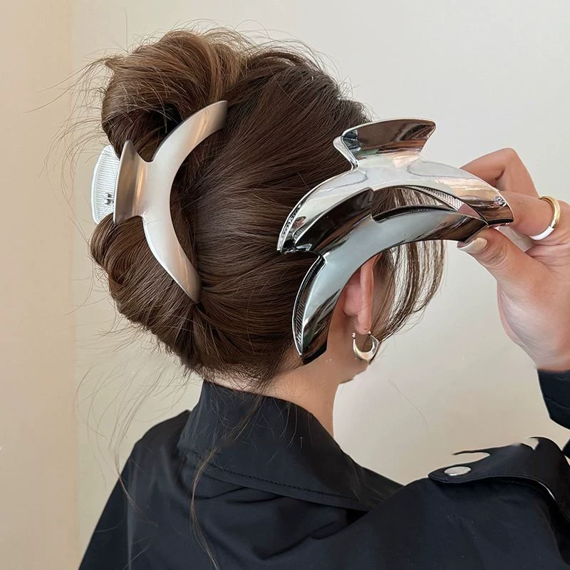 蝴蝶结潮酷感弧形抓夹女小香风发夹简约小众鲨鱼发饰后脑勺头饰合