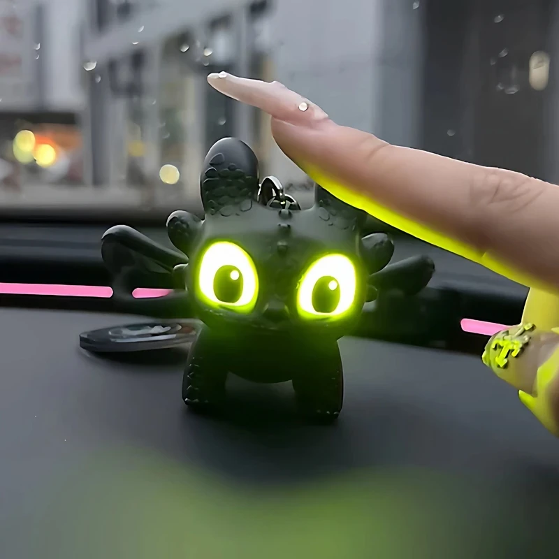 翅膀会动发光发亮高手无牙仔眼睛发光夜煞声光钥匙扣背包车挂件yj