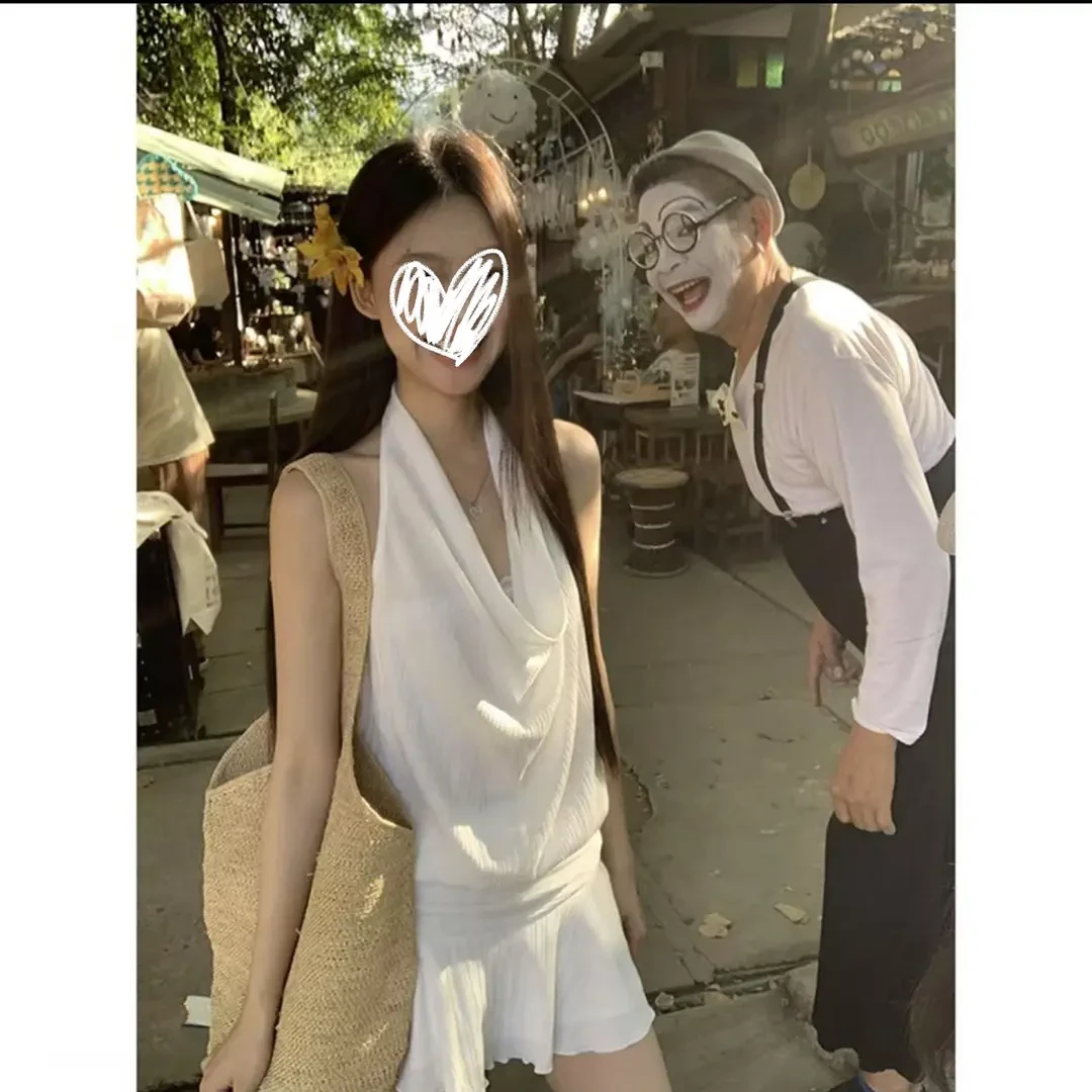 蕾丝拼接荡领露背挂脖连衣裙女夏季白色收腰裙子辣妹修身a字短裙