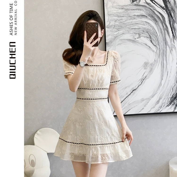 方领气质连衣裙女夏2025夏季新款短裙拼接收腰显瘦刺绣a字裙