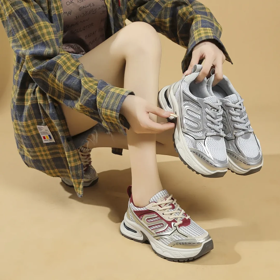 修面皮平跟时尚休闲鞋透气极简风四季通用老爹鞋