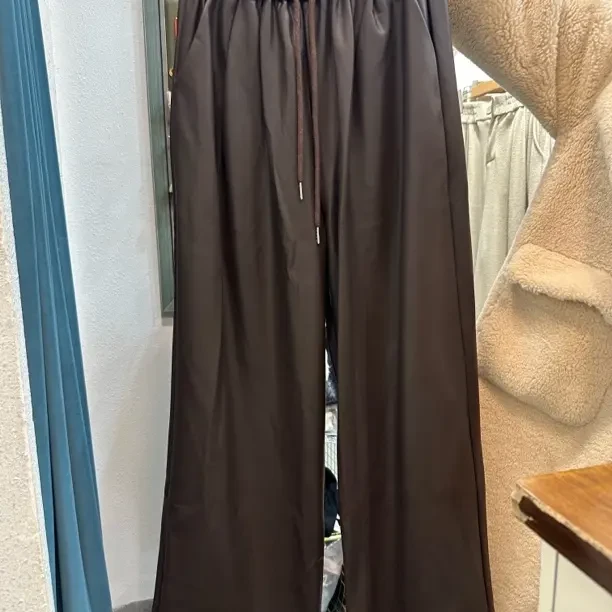 高腰抽绳设计宽松垂感时尚长裤