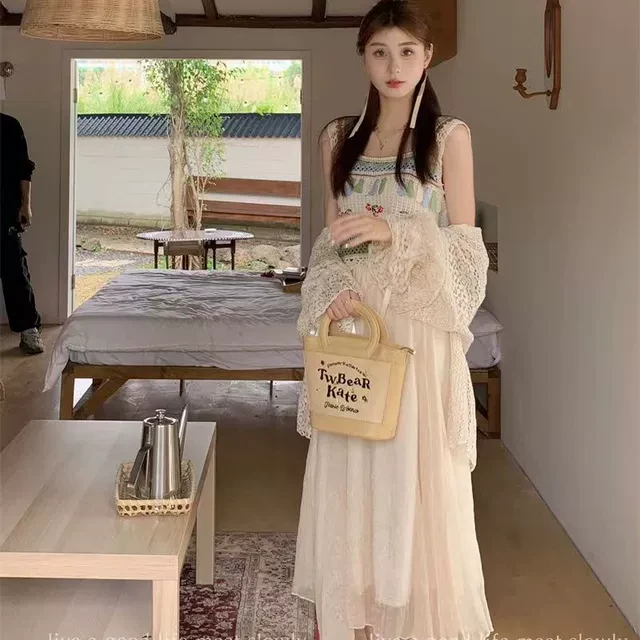 两件套镂空钩花防晒衫+吊带背心+半身长裙女夏季2024新款仙女套装