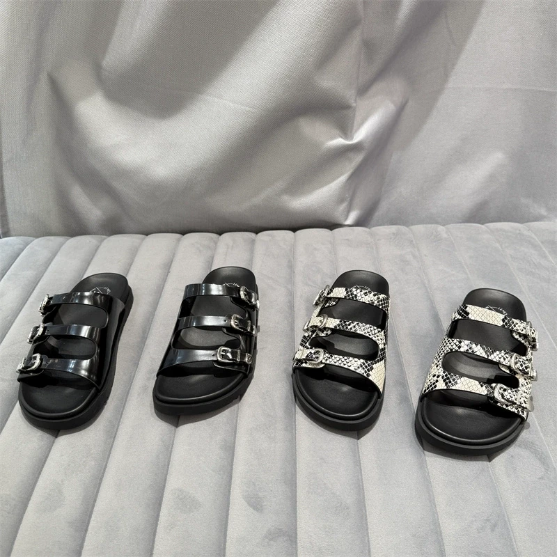 乐魔真皮女鞋2025夏新款一字扣带拖鞋百搭露趾度假风沙滩凉拖鞋潮